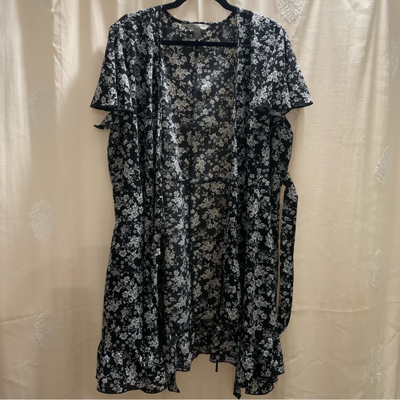 Flutter Sleeve Ruffle Hem Wrap Dress NWT - Picture 5 of 16